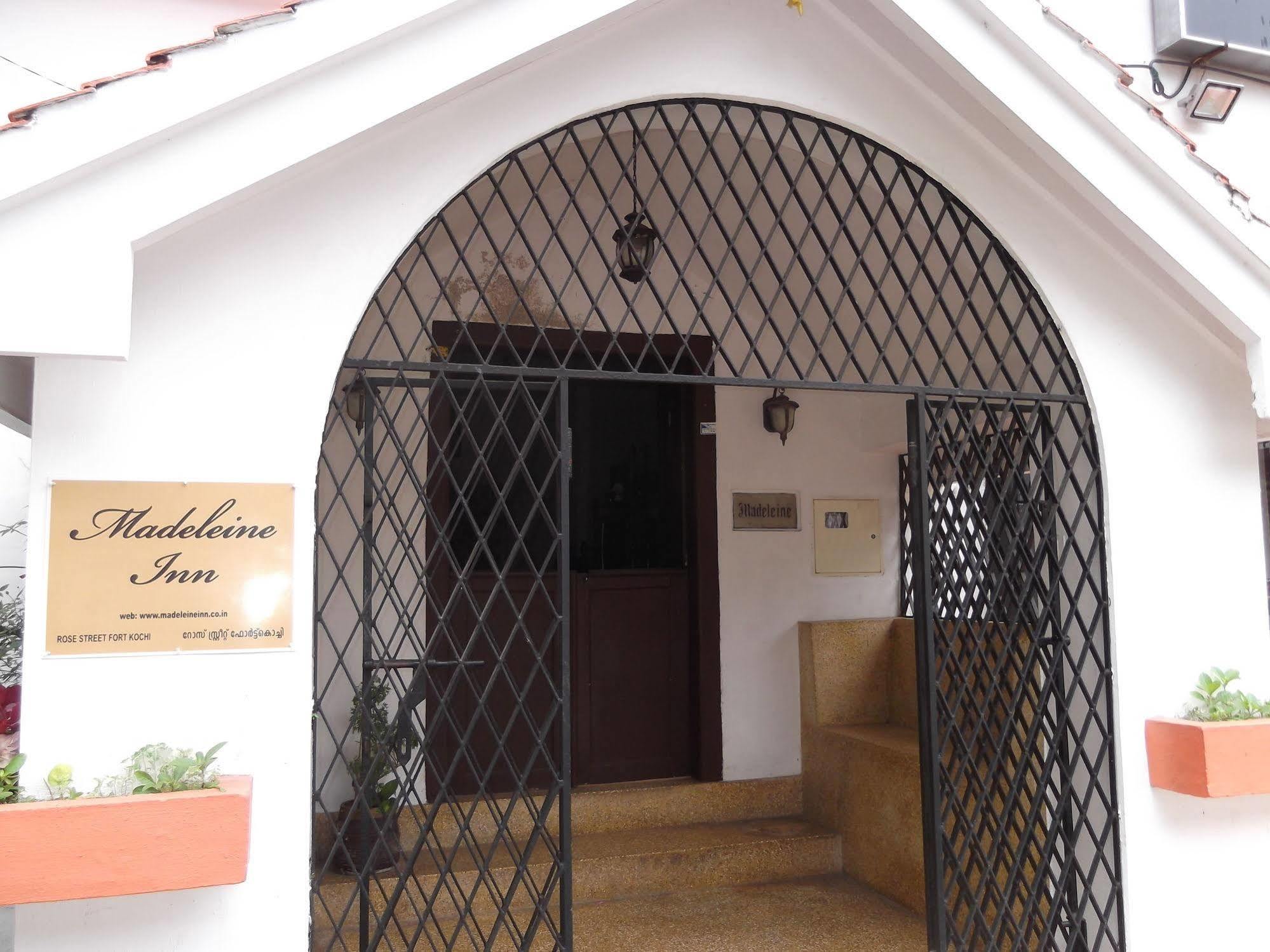 Madeleine Inn Коччи Экстерьер фото